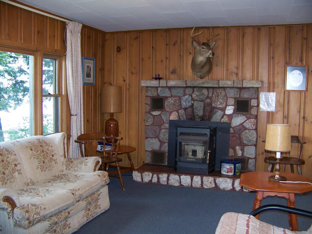Hotel Oak Ridge Phelps Esterno foto